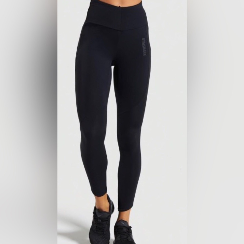 Black Gymshark Captivate leggings XS
